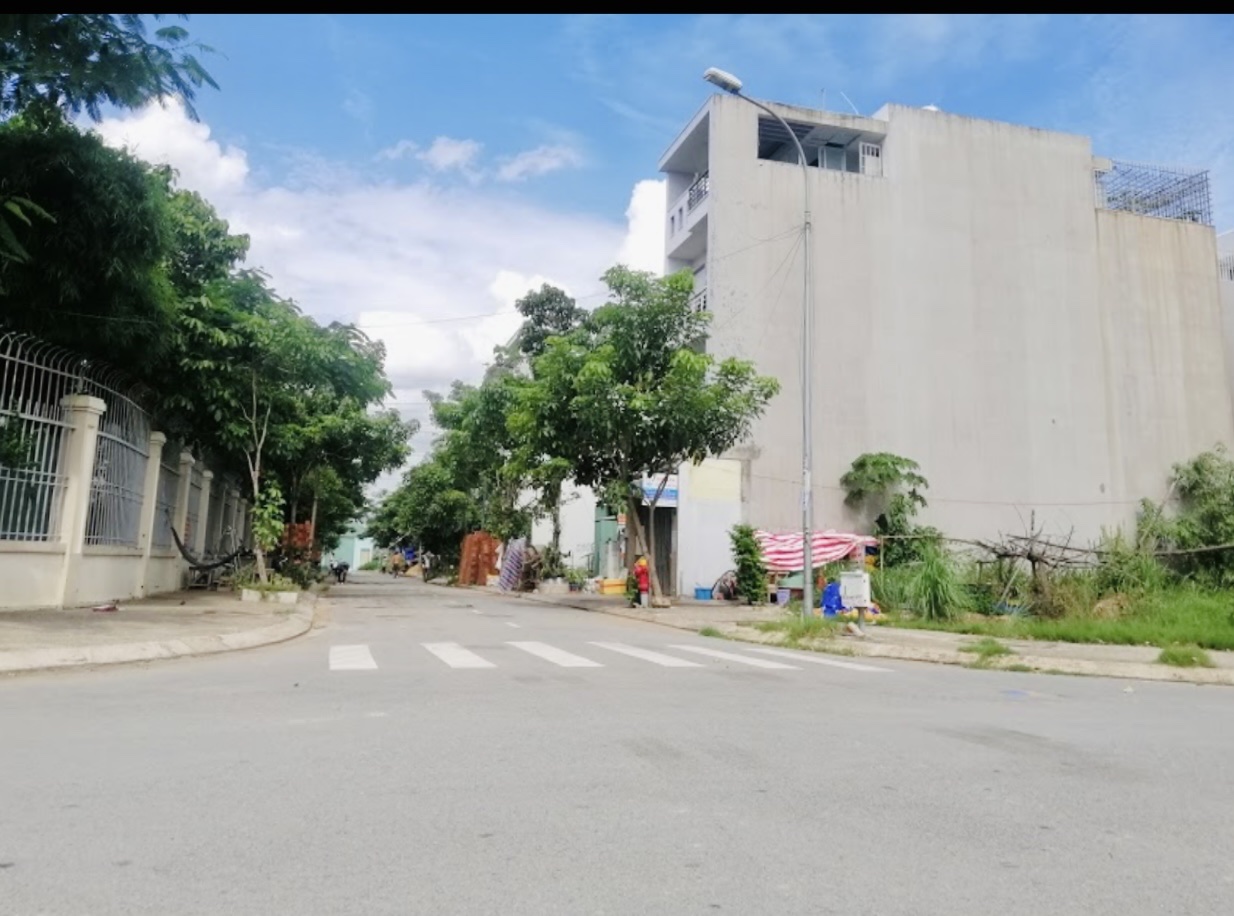 Cần sang gấp lô đất MT Tô Hiệu Tân Thới Hòa Tân Phú ngay Trung Tâm giới thiệu việc làm Trí Đức 2tỷ3/lô 90m2 Sổ riêng, XDTD