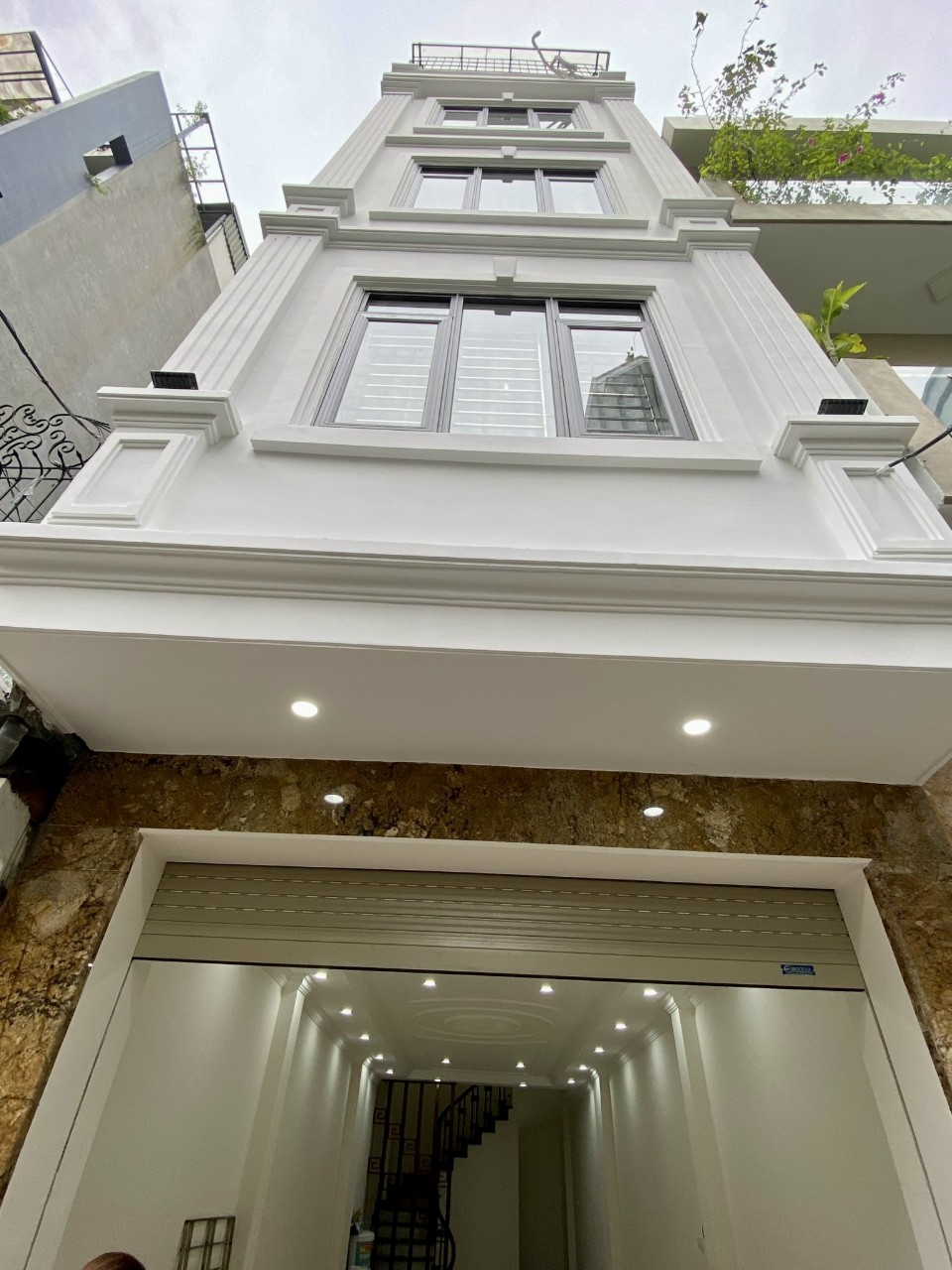 BÁN GẤP CĂN NHÀ 5 TẦNG RẤT ĐẸP PHỐ LÂM HẠ - NGUYỄN SƠN - HÀNG KHÔNG - LONG BIÊN GIÁ CỰC RẺ