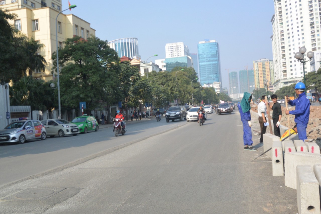 Nhà mới vô ở liền mặt tiền đường xóm đất P8Q11