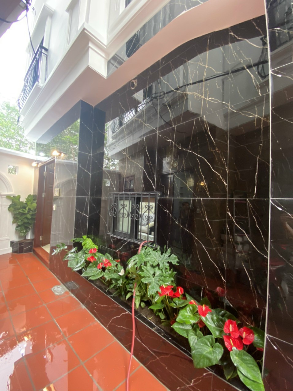 Chính chủ Bán gấp căn nhà 5 tầng BỒ ĐỀ - Long Biên 3pn chỉ 4 tỷ 2