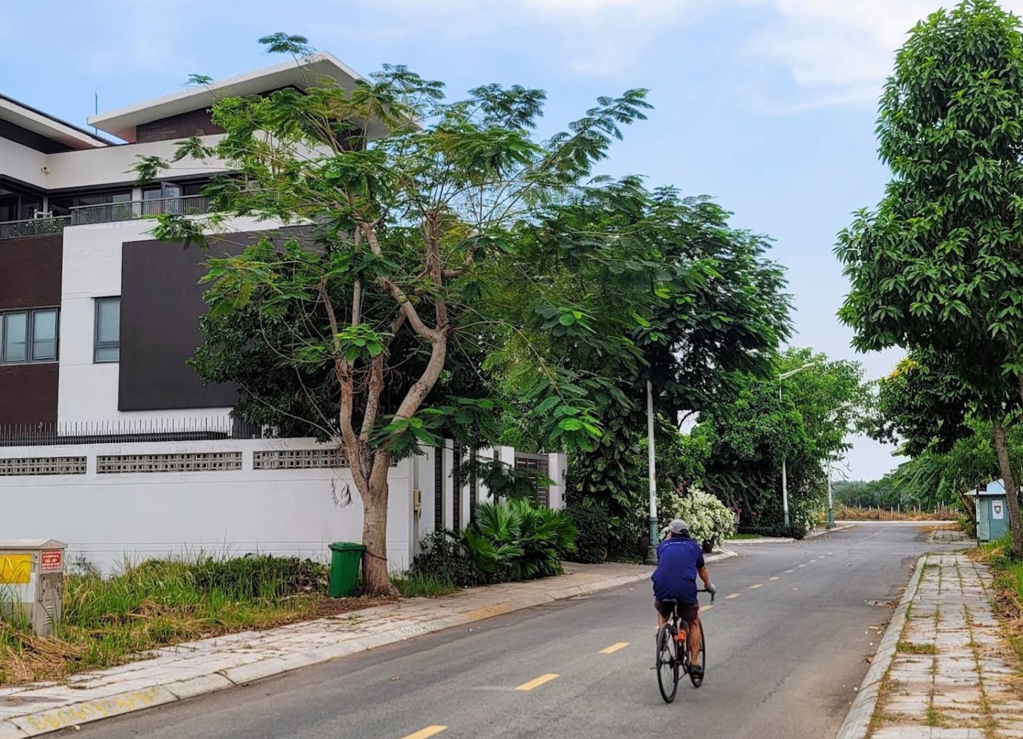 Duy nhất 3 lô đất đườg Dương Đình Hội Phước Long B, Quận 9, 80m2/2 tỷ3 sổ sẵn, gần trườg Trần Thị Bưởi