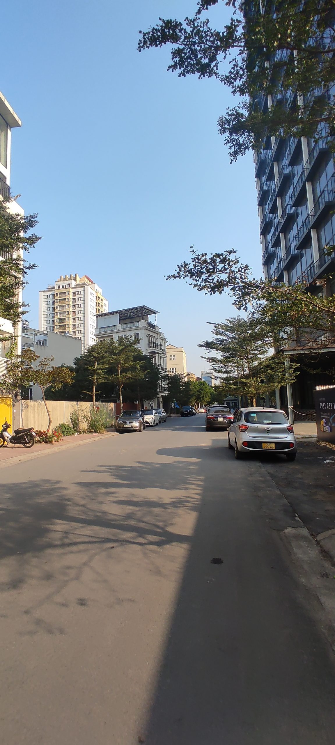 Bán Nhà Phân Lô Lạc Long Quân Tây Hồ 95m2x6T. Thang Máy Vỉa Hè 3m Đường 10m. 2 Mặt Tiền Ô Tô Tránh. Nội Thất Cao Cấp. Chủ Thiện Chí Bán