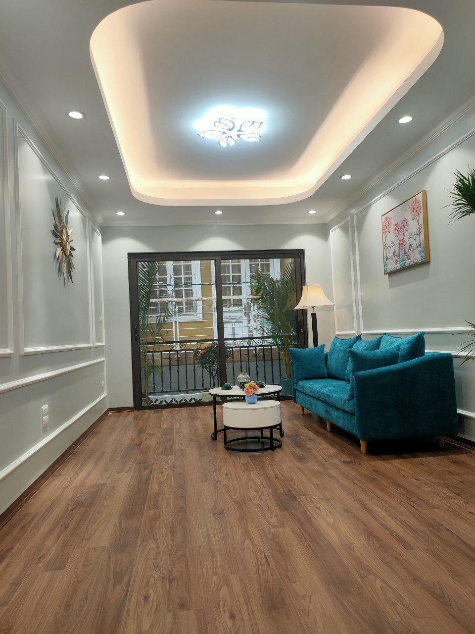 Ngõ 168 Kim Giang Hoàng Mai 55m2 xây 5 tầng lô góc 3 thoáng giá 5.2 tỷ