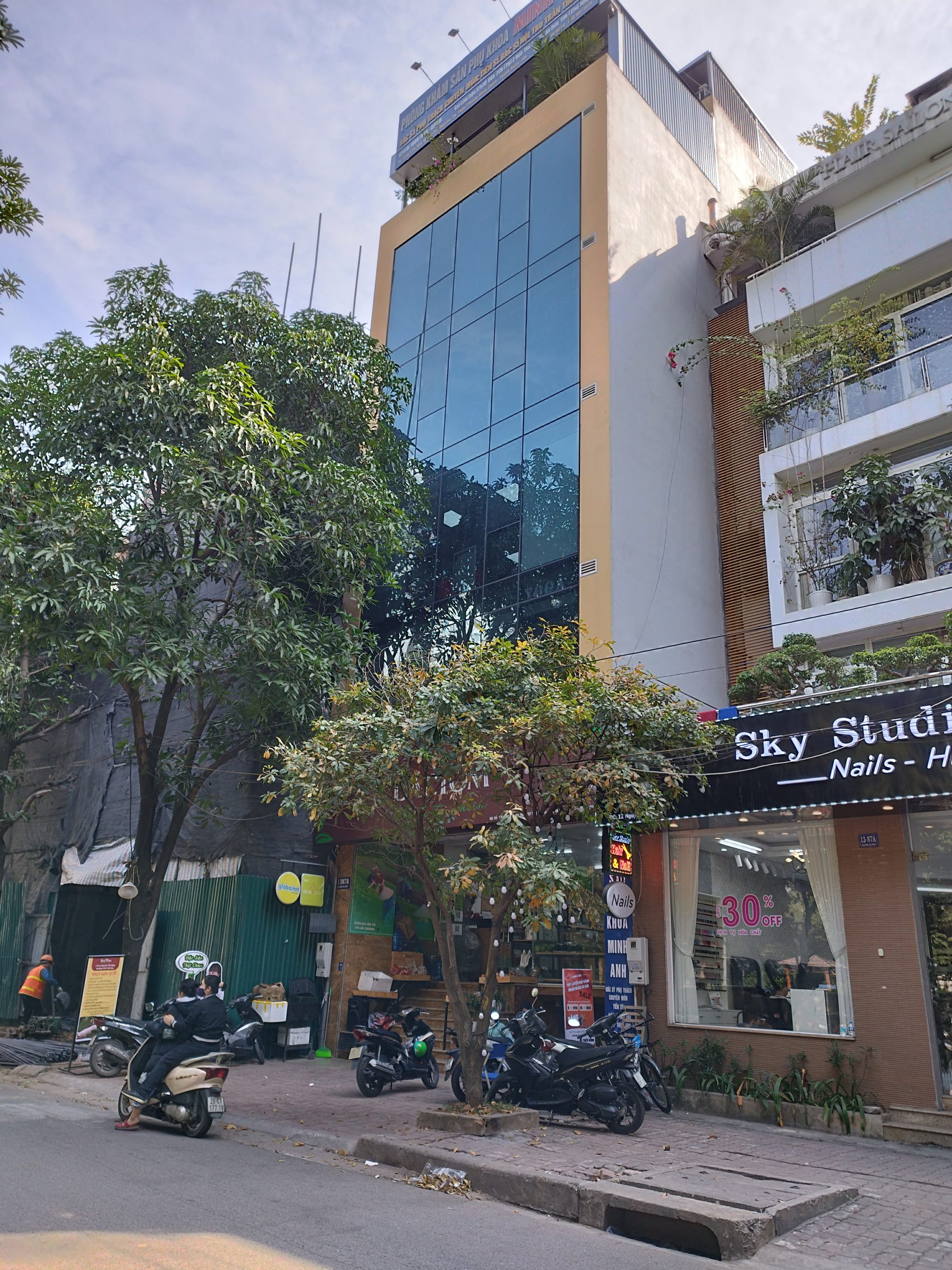 Mặt Phố Quận Cầu Giấy. Tòa nhà Văn Phòng Cao Cấp Xây mới ở Mặt Phố Nguyễn Thị Thập