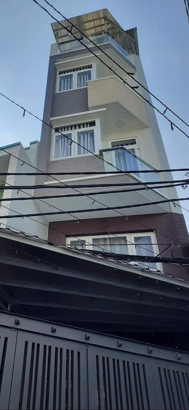 Bán Nhà hẻm Vĩnh Khánh 3PN, khu ẩm thực, cách mặt tiền 5 căn, nhà mới đẹp, Bê tông cốt thép, thuận tiện đi lại các Quận khác