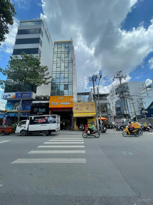 Khuôn cực hiếm nhà mặt tiền Trần Quang Khải - Hai Bà Trưng, Quận 1. DT 11 x 33m GPXD 2 H + 12 Tầng