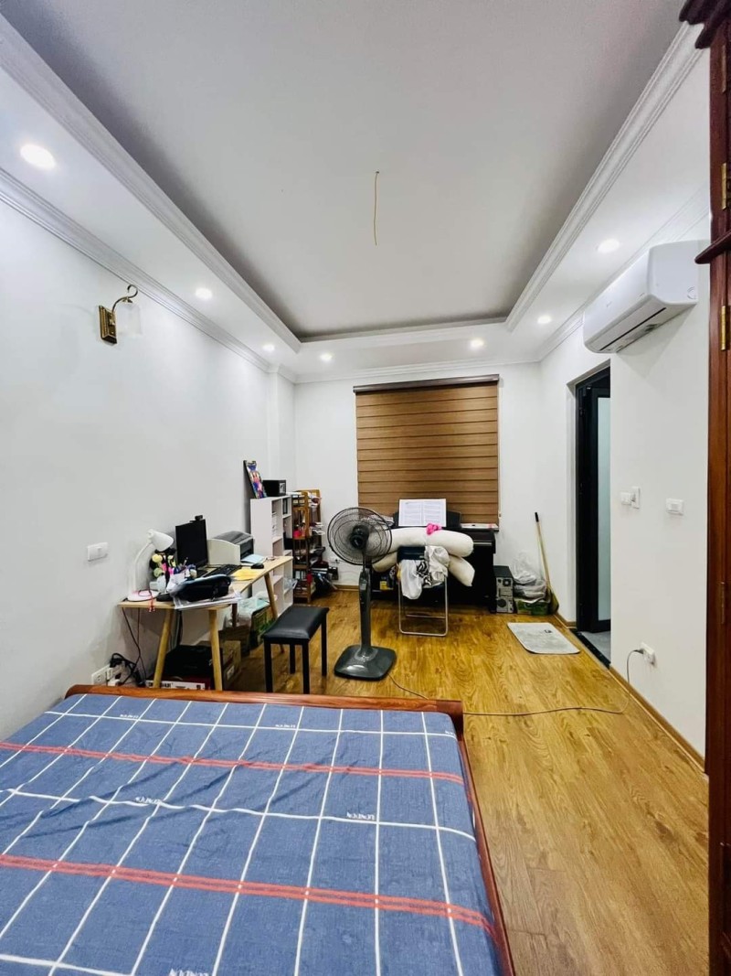 Chỉ 4 tỷ có nhà đẹp ở ngay phố Kim Mã, Ba Đình, DT 43m2.