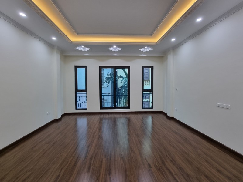 33 tỷ, DT 109m2, 7 tầng thang máy phố Lê Đức Thọ