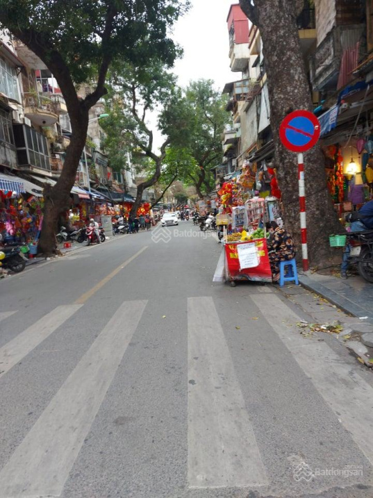 Mặt phố Hàng Mã 60m2, hè rộng, 1 chủ, 1 sổ đẹp, 42.5 tỷ
