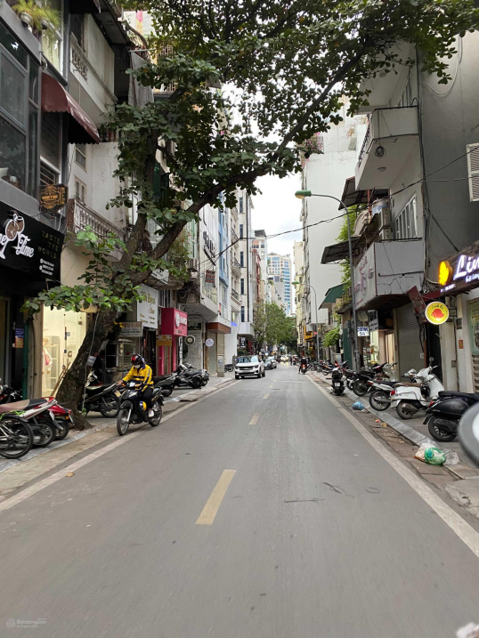 Mặt phố Nam Dư, 75m2 mặt tiền 4.5m, lô góc kinh doanh, quy hoạch ổn định, sổ vuông, giá 7,6 tỷ