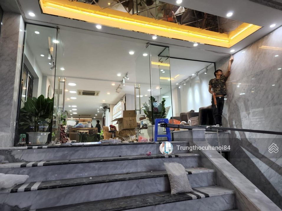 Mặt phố đỉnh 9 tầng có hầm thang máy, doanh thu 150 tr/m2, lô góc, dòng tiền ổn định