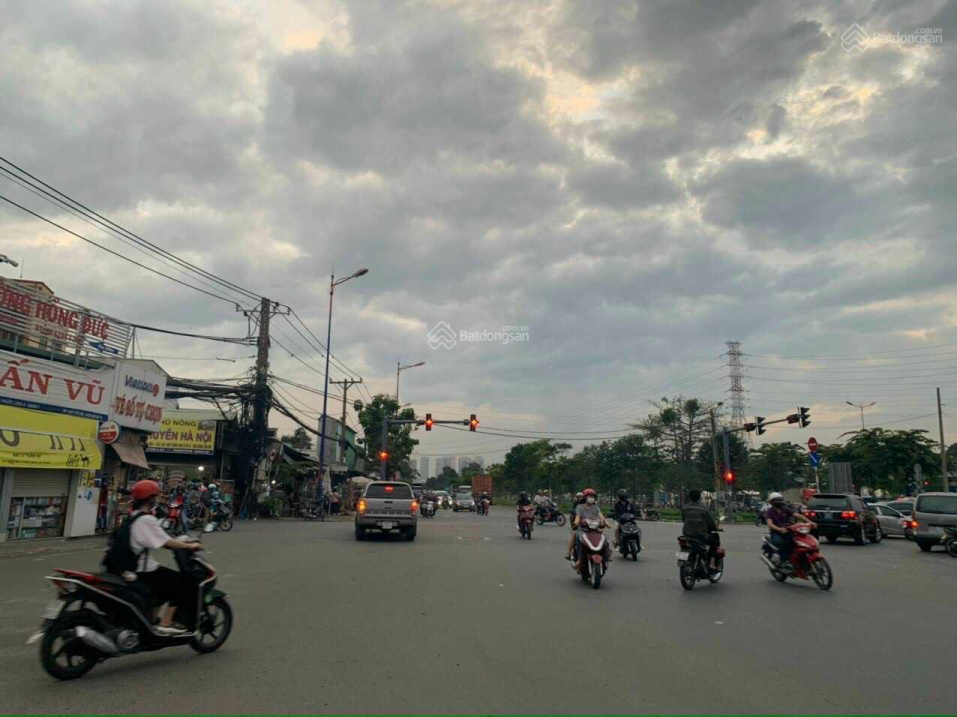 Mặt tiền Song Hành Xa Lộ Hà Nội, Ngã Tư Thủ Đức, DT: 15x45m=675m2 thổ cư, giá 150 tỷ TL Chính Chủ