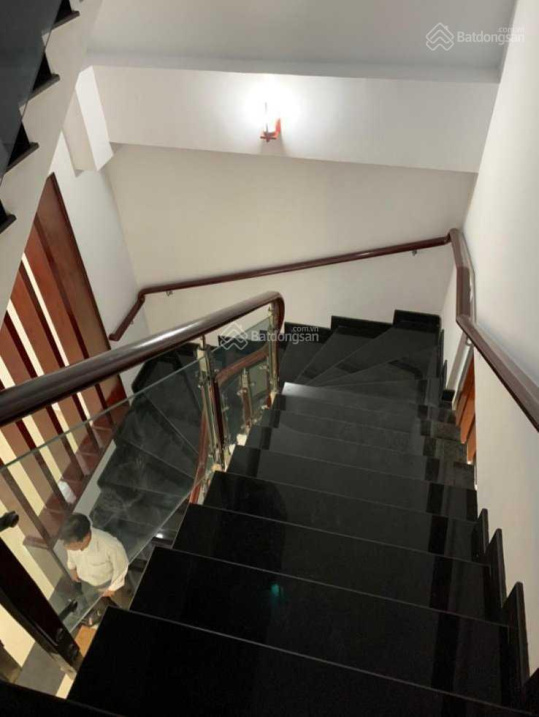 Mặt tiền đường Tân Sơn P15 Tân Bình (5.2x19.5m) 2 tầng có hẻm sau 4m, gía 18.5 tỷ