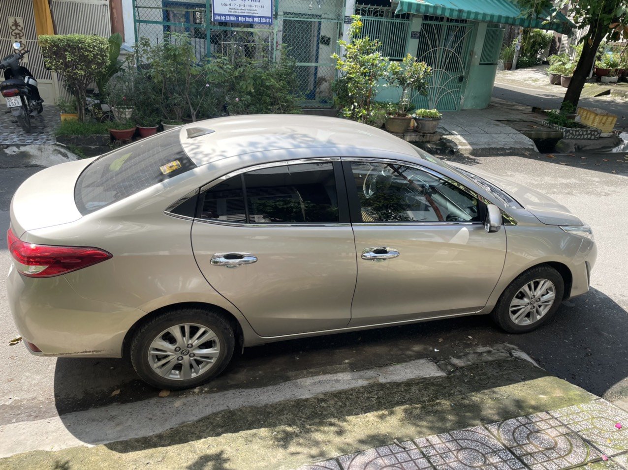 Chính chủ cần bán Toyota Vios G 2020, đăng ký 3/2020, vàng cát