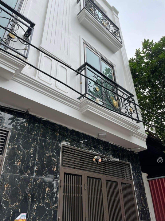 NHÀ 3 TẦNG GIÁ TỐT NHẤT ĐÔNG LA ( TRONG ĐÊ ). OTO CÁCH 5M. S 32M2 3PN GIÁ 2 TỶ. VỀ Ở LUÔN.