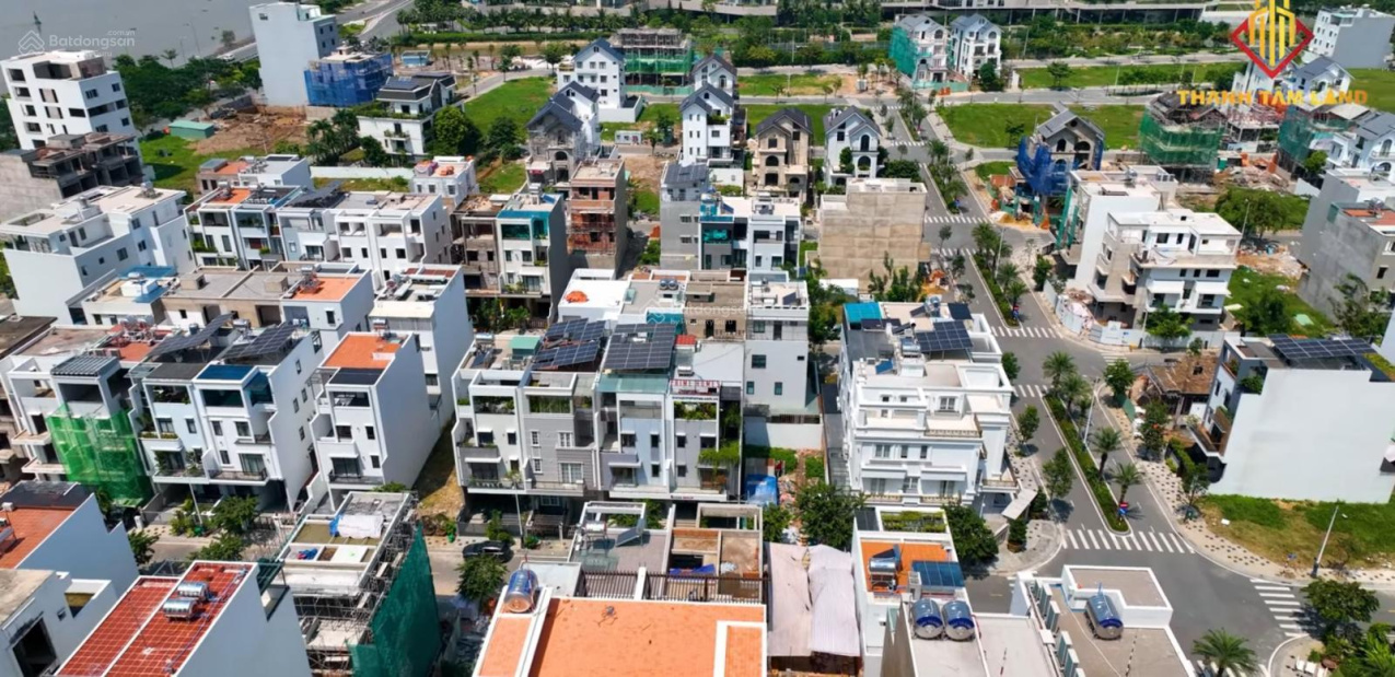 Nền Đông Nam tốt giá 200tr/m2. Và còn nhiều nền góc, chủ đất ký gửi. Làm việc chính chủ trực tiếp