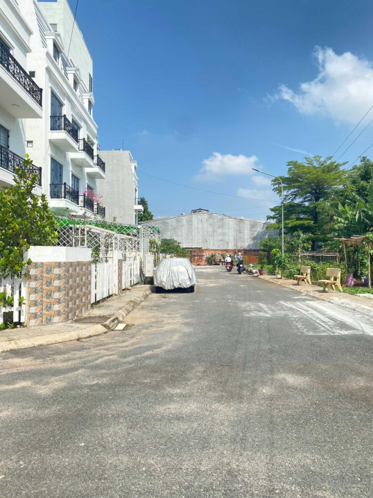 Ngân hàng thanh lý lô đất MT đường Lãnh Binh Thăng, phường 8, quận 11, DT: 80m2
