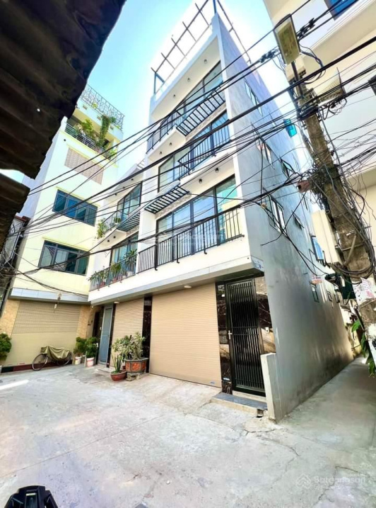 Ngọc Thụy, Long Biên. 51m2, mặt tiền 4.7m, 5 tầng nhà mới đẹp, gara ô tô 7 chỗ, ngõ thông bàn cờ