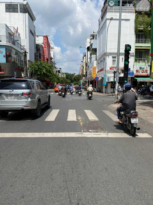 Ngộp ngân hàng! Giảm 10 tỷ còn 45 tỷ MT Nguyễn Đình Chiểu, P6, Q3 DT 9.5x36m (chủ gấp bán)