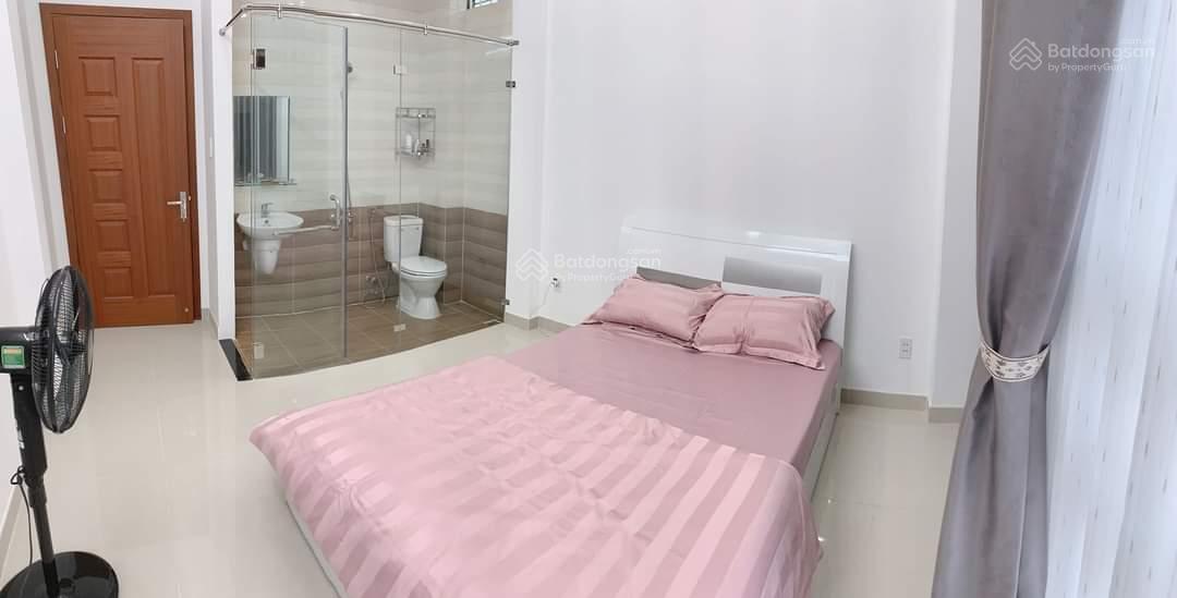 Nhà Dương Bá Trạc P1 Q8. 5 tầng 136m2, 4 PN, ô tô đỗ cửa, khu làng ốc, khu vip. Cách hẻm ô tô 30m