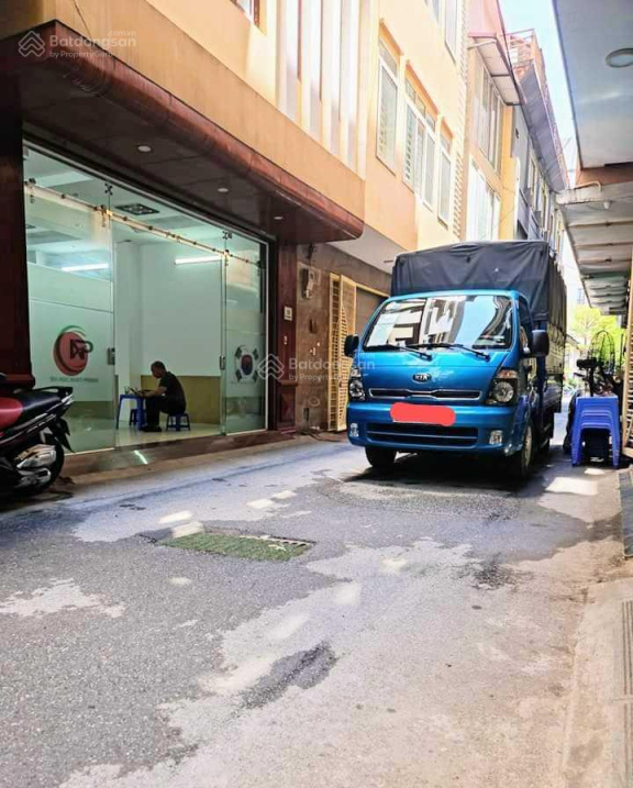 Nhà đẹp, phố TRUNG KÍNH, 50m, 5 tầng, gara, kinh doanh, CHỦ CẦN BÁN.