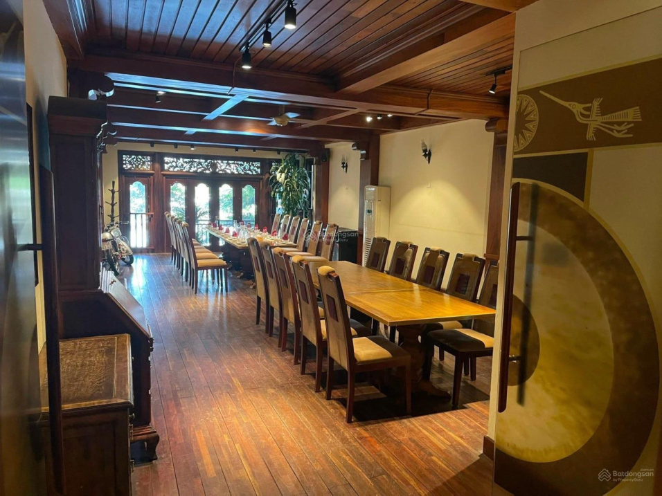 Nhà mặt phố 5 tầng Kim Mã Ba Đình, view hồ trung tâm quận Ba Đình. Mặt tiền 6m, hàng hiếm