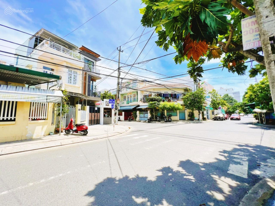 Nhà mặt tiền - TTTP Nha Trang: Cách biển: 1,5km