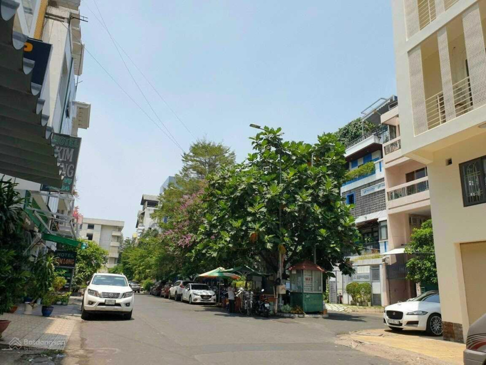 Nhà mặt tiền đường Cư Xá Bình Thới 4mx19m DTCN 72m2 trệt lửng 2 lầu sân thượng, giá 12.8 tỷ TL