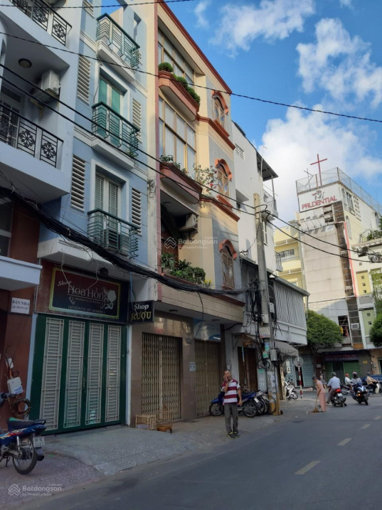 Nhà mặt tiền đường Nguyễn Trọng Tuyển, DT 4x23, giá 19,8 tỷ