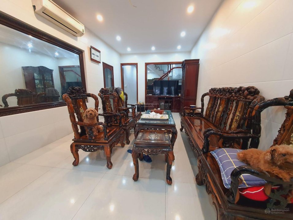 Nhà mới đón tết, mặt phố Yên Lạc - Hai Bà Trưng, 90 m2, 3 tầng, ô tô tránh, giá bán: 13,5 tỷ