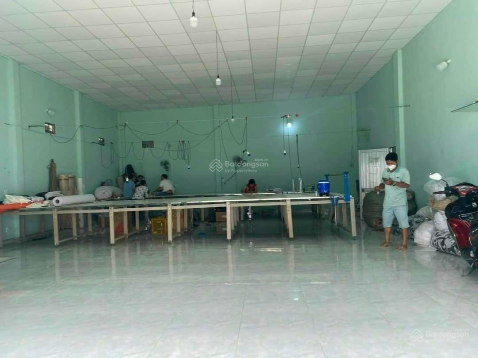 Nhà ngộp bán gấp - mặt tiền kinh doanh - 11 x 18m - còn 6 tỷ 3 - Đông Thạnh Hóc Môn