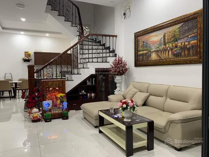 Nhà q7 - ngộp bank - Bóng đá - cực rẻ - 3 tầng (5m x 16m) hẻm ô tô .Nguyễn Thị Thập.VỊ TRÍ ĐẮC ĐỊA.