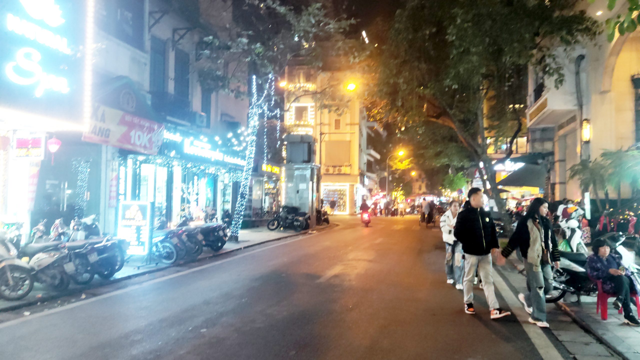 HIẾM QUÁ !!! Bán Nhà Riêng Phố Cầu Gỗ Hoàn Kiếm 7Tầng 110m2 16 phòng 94,6 Tỷ