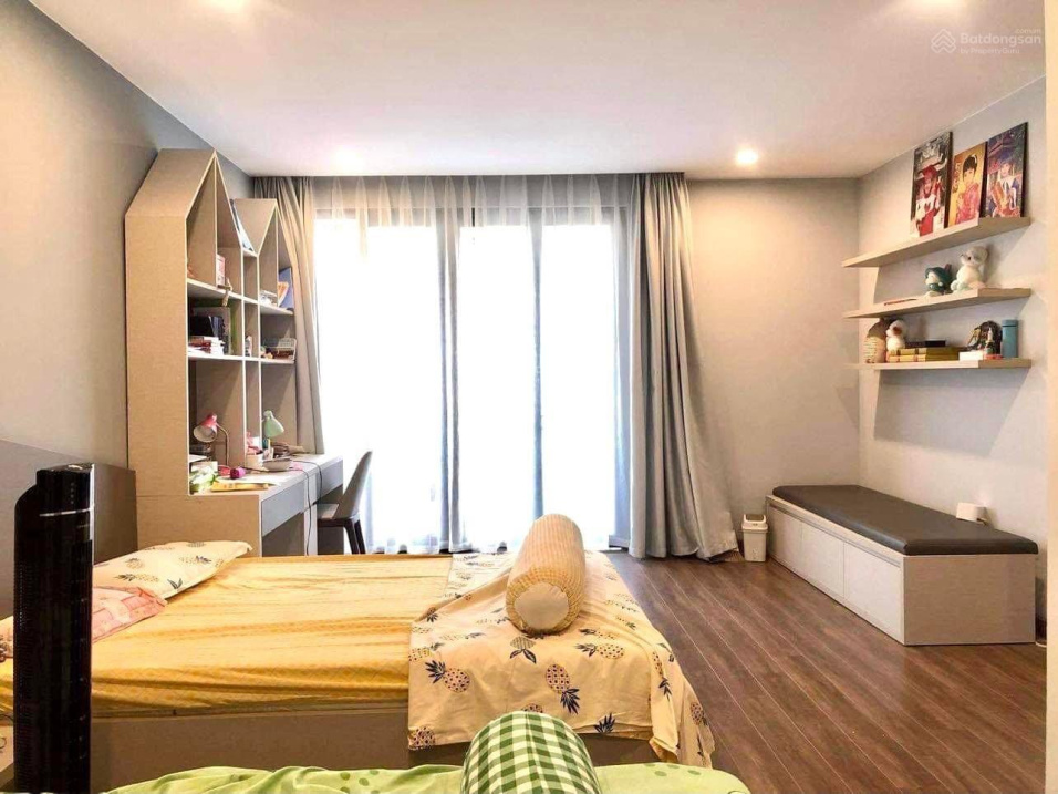 Rẻ hiếm! Bát Khối - Long Biên 40m2, 5T chỉ 2,95 tỷ, hơn 10m ra mặt phố