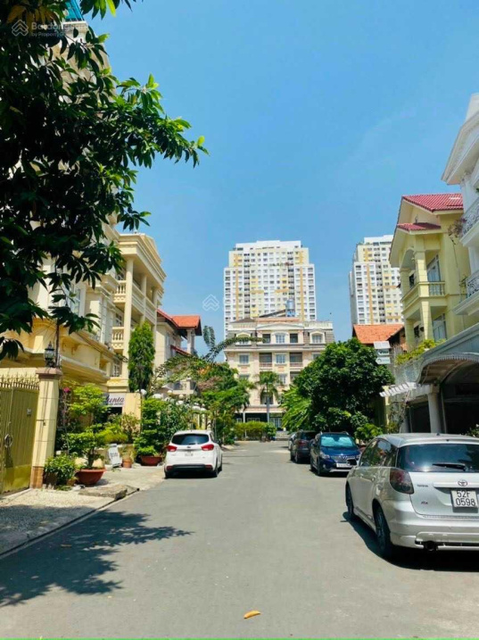 (Siêu phẩm đầu tư) - Bán gấp biệt thự 12x16m, trệt 2 lầu tại phường An Phú, Quận 2. Giá 20.9 tỷ