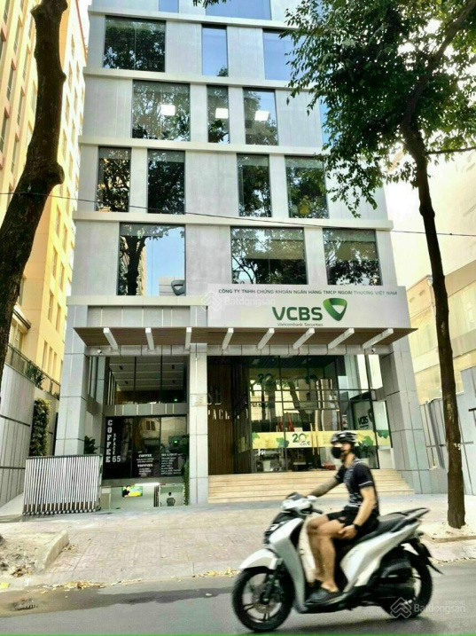 Siêu phẩm giảm giá! Bán nhà MT Trần Hưng Đạo, quận 1 (5x20m) 5 tầng HĐT: 100tr/th giá chỉ: 32 tỷ