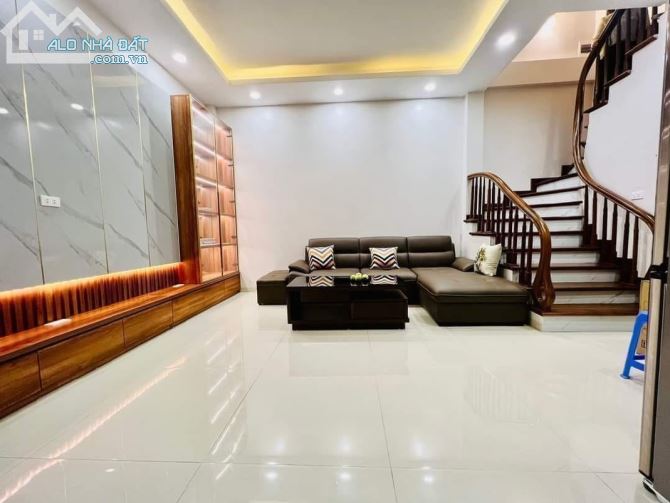 CỰC HÓT NHÀ ĐẸP THÁI THỊNH - ĐÔNG ĐA - MỚI ĐẸP Ở LUÔN - OTO 20M - LÔ GÓC -DT 35MX4T GIÁ 3.8TY