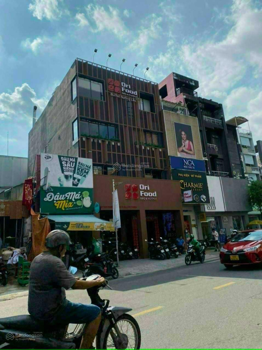 Tòa Building mặt tiền P Đakao - Nguyễn Văn Thủ (8,5x19m) 6 tầng HĐT 190tr/th giá 71 tỷ thương lượng