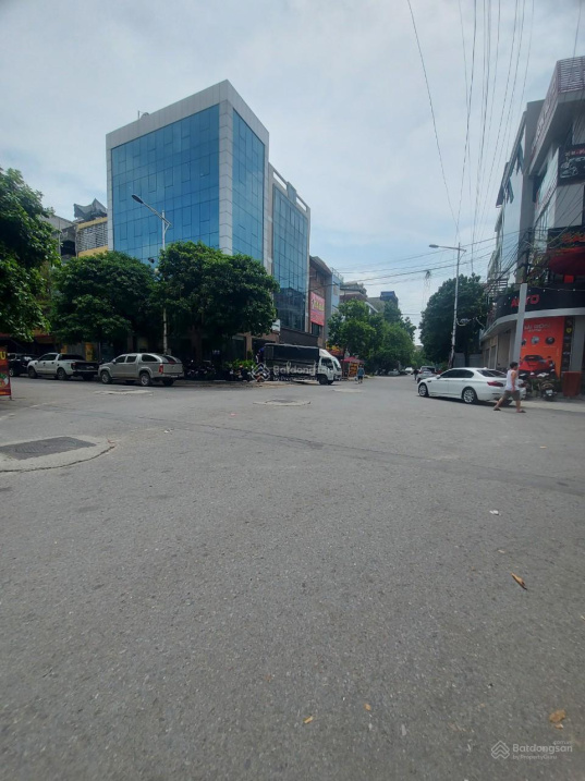 Tòa nhà đẹp nhất Quận Hà Đông - Lô góc - mặt tiền lớn - thang máy - kinh doanh mọi hình thức