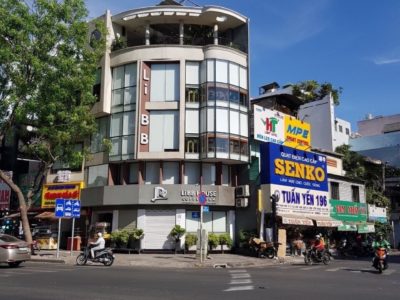 Tòa nhà góc 2 MT Đinh Tiên Hoàng, P Đa Kao, Q1 DT (8,2x22) HDT 230tr/thg giá 75 tỷ.