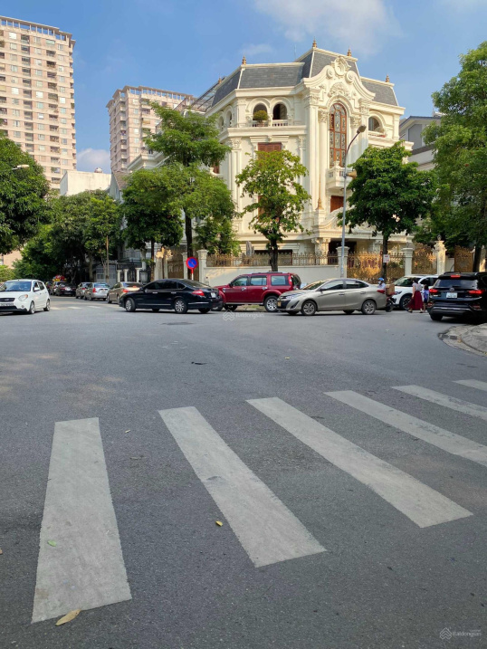 Tòa nhà văn phòng, phân lô phố Dịch Vọng, 86m2, 7 tầng & hầm, vỉa hè 10m, mặt tiền 6m