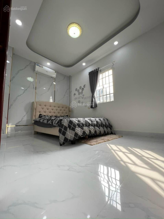 Tôi cần bán gấp nhà hẻm 6m đường Thích Quảng Đức, P. 4, Q. Phú Nhuận, DT 60m2, sổ riêng