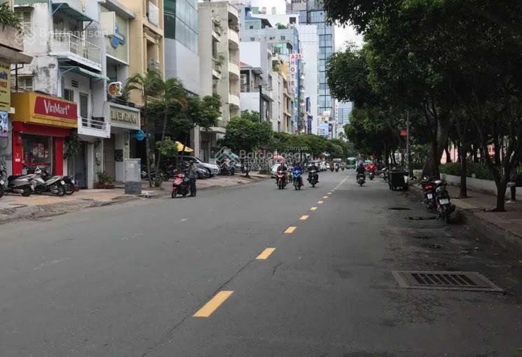 Tôi đại diện chủ nhà bán gấp nhà mặt tiền đường Hai Bà Trưng Quận 3, DT 9x25m, giá chỉ 150 tỷ