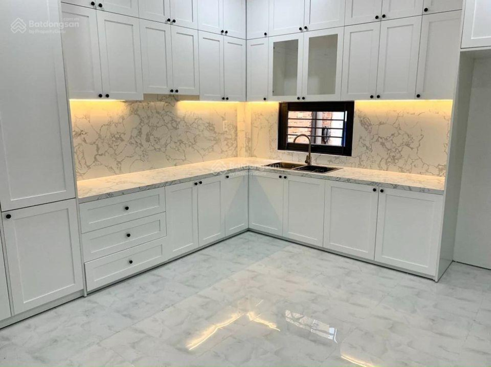 Tôi kẹt tiền bán gấp nhà 1T 1L Đ.Xóm Đất,Q11, 51m2 1ty982 có sổ riêng