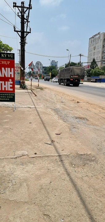 Trả nợ cần bán 130m đất ngay thị trấn sóc sơn HN 300m. 2 oto tránh, Đầu trường học,gần đất đấu giá.