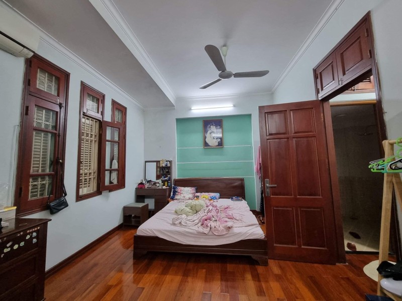 Phố Trần Cung, DT 52m2 x 4 tầng, ô tô ba chục mét, 4 tỷ 6