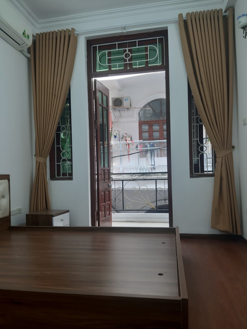 Mặt phố Trần Tử Bình kinh doanh tấp lập, 49m2 x 4 tầng, 15 tỷ 9