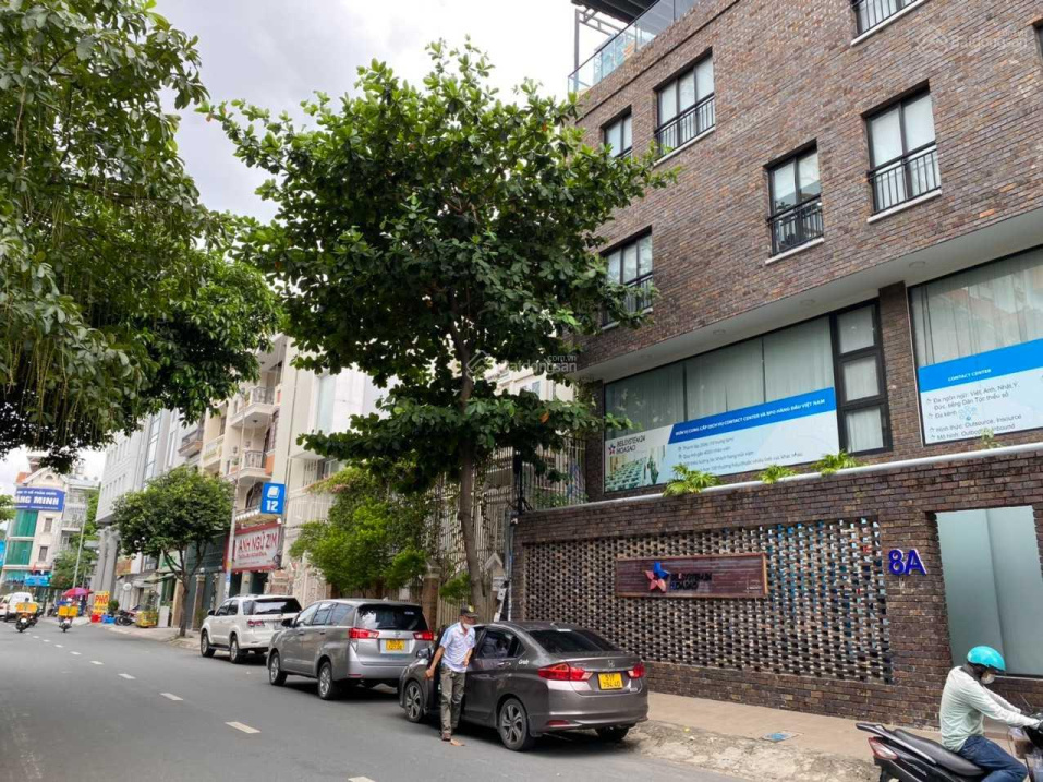 Trở về Mỹ bán gấp nhà mặt tiền 8A Huỳnh Lan Khanh, P2, TB DT 16x18m, giảm 15 tỷ còn 67 tỷ