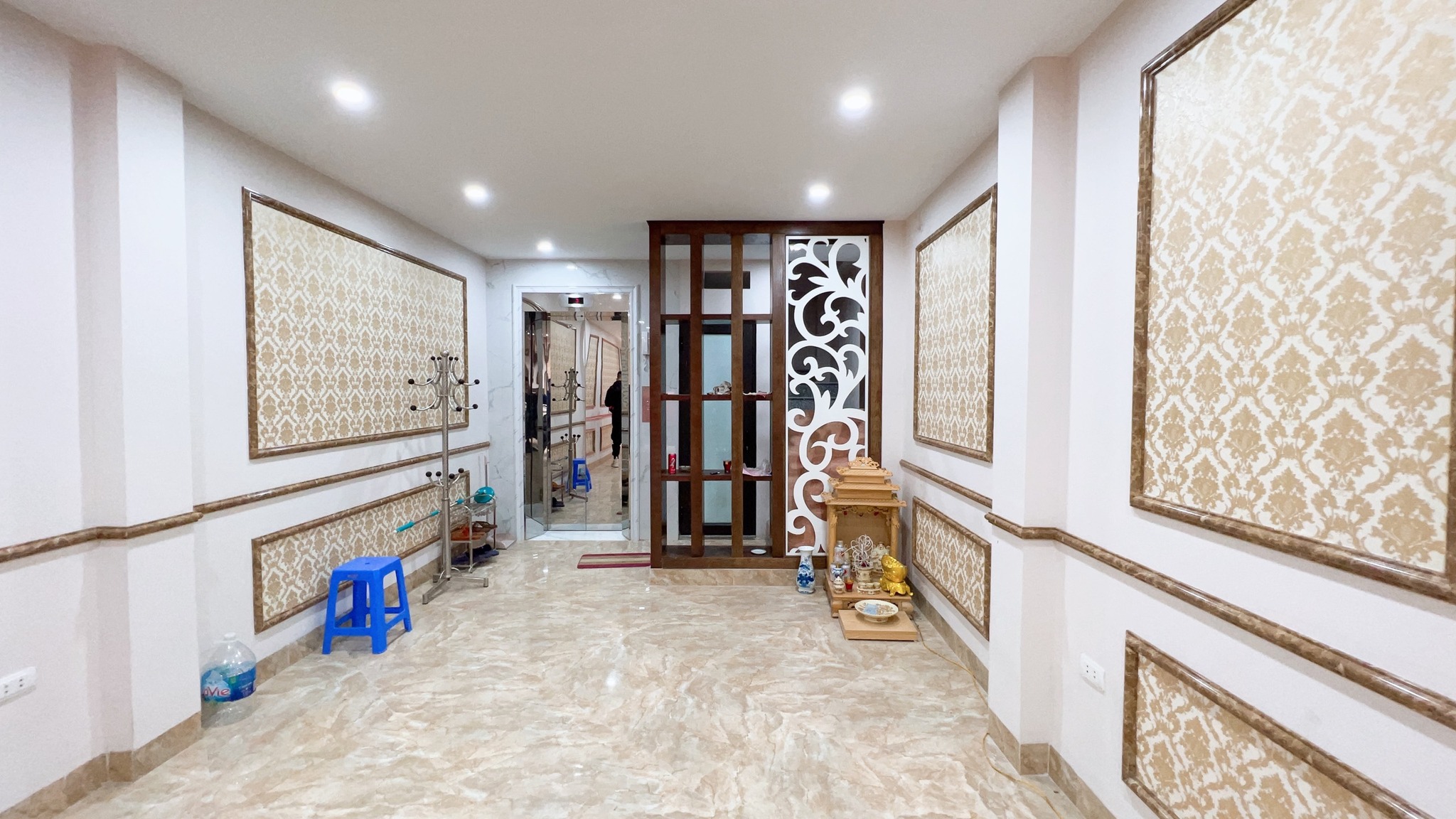 Bán Nhà mặt phố Trung Kính 100m MT 6m 67,5 tỷ