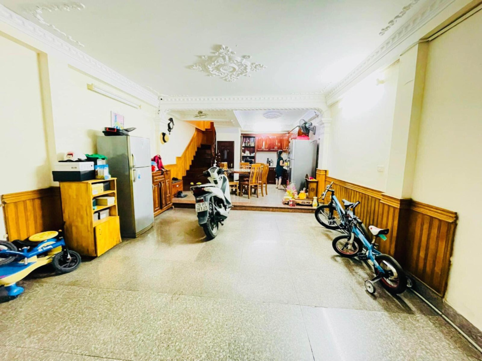 Trung tâm Cầu Giấy, phân lô, gara ô tô, ô tô tránh, vỉa hè, DT 50m2, MT 4.5m, nhỉnh 10 tỷ